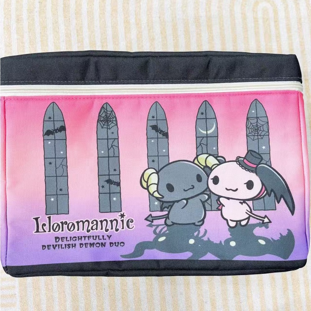 Lloromannic storage bag